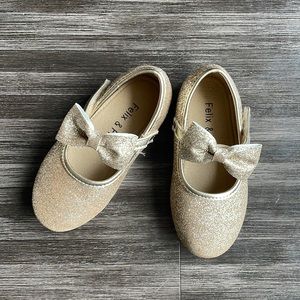 COPY - Sparkling gold dress shoes Mary Janes - toddler